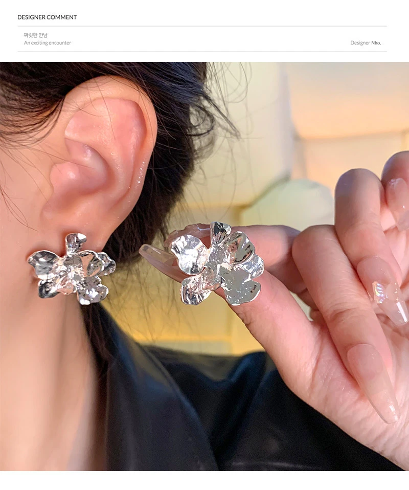 钛钢耳饰 欧美花朵耳钉女轻奢小众ins冷淡风立体液态金属耳环