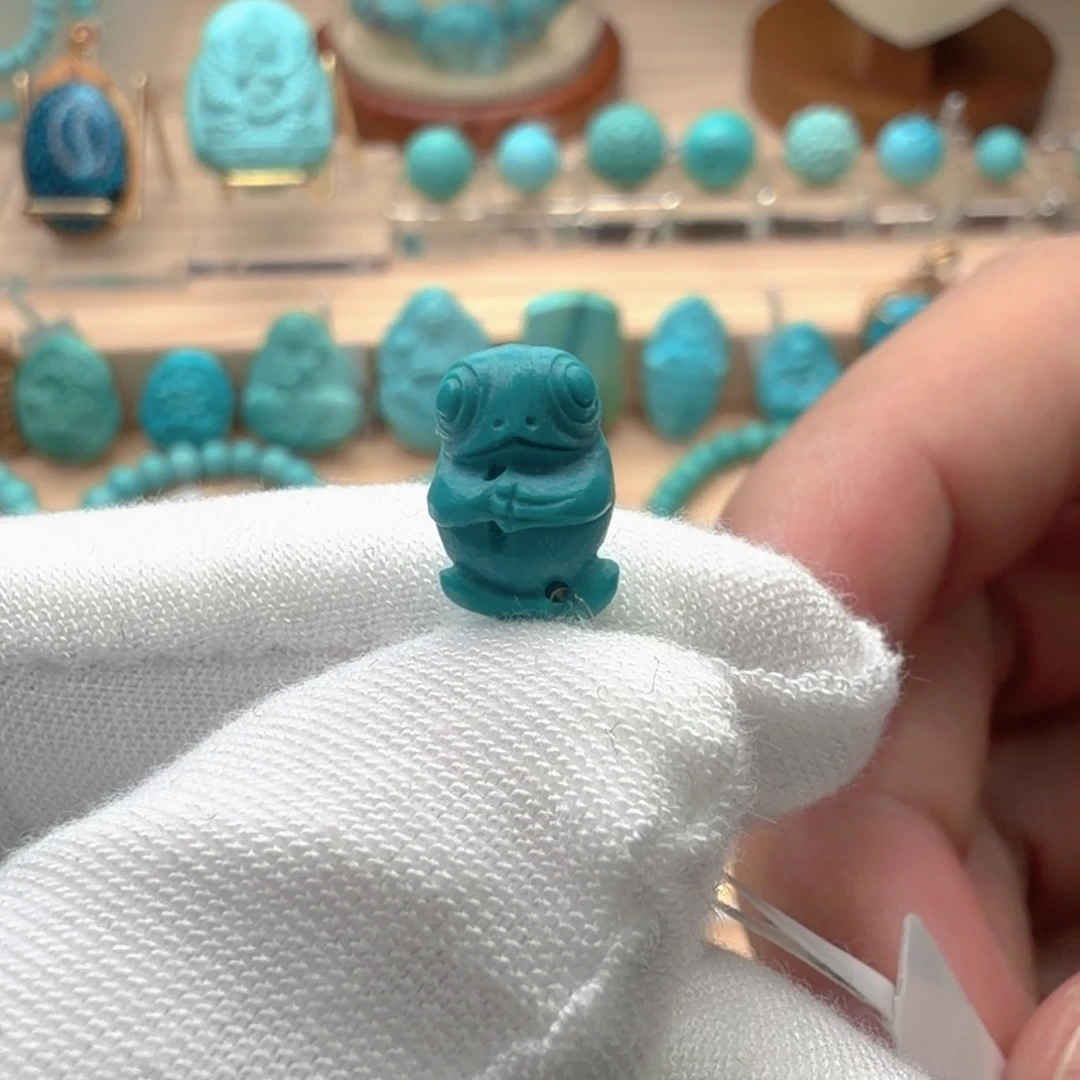 绿松石未镶嵌珠宝奇石