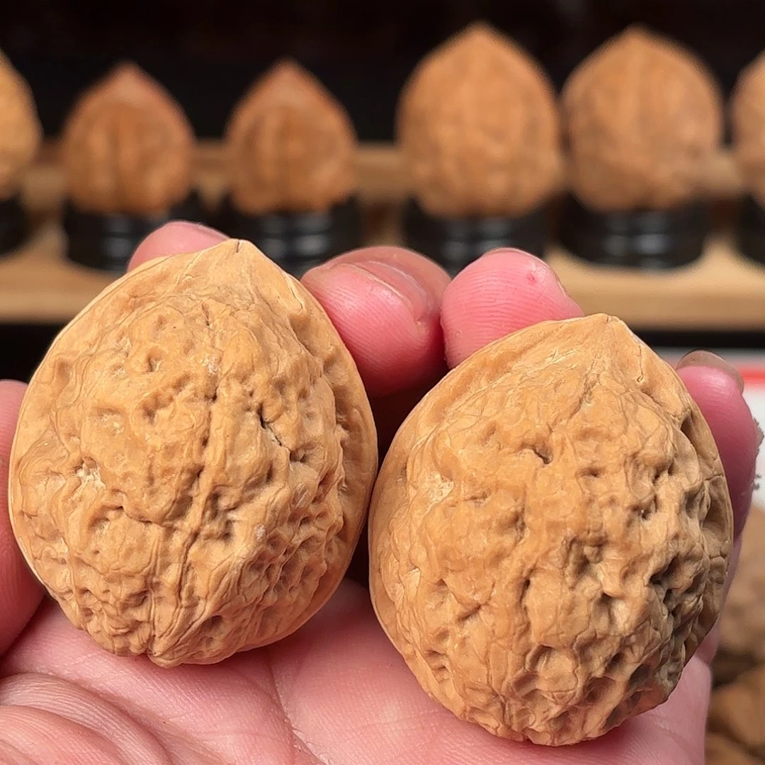 文玩核桃吊坠寿桃