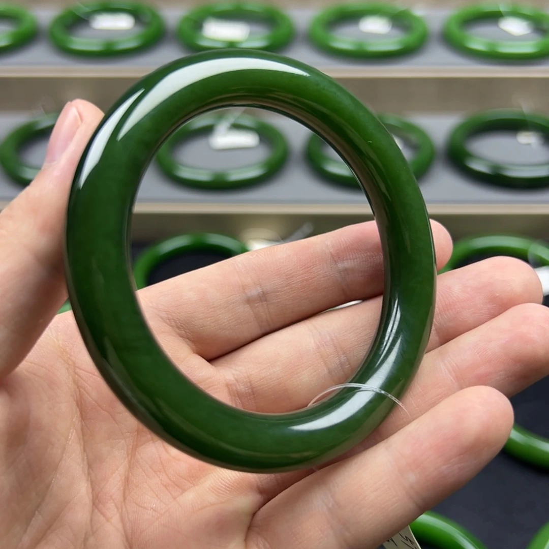 和田玉（碧玉）未镶嵌手镯