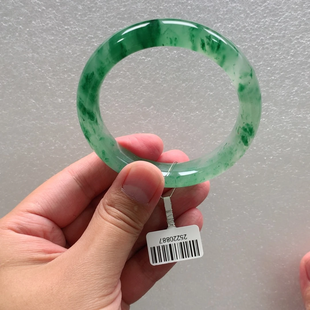 石英质玉未镶嵌手镯青青60-多人
