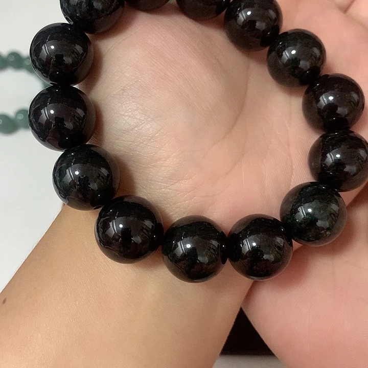 R***s翡翠未镶嵌颈饰翡翠15+