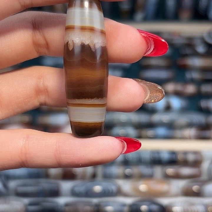 一***华玛瑙/玉髓合金珠宝奇石