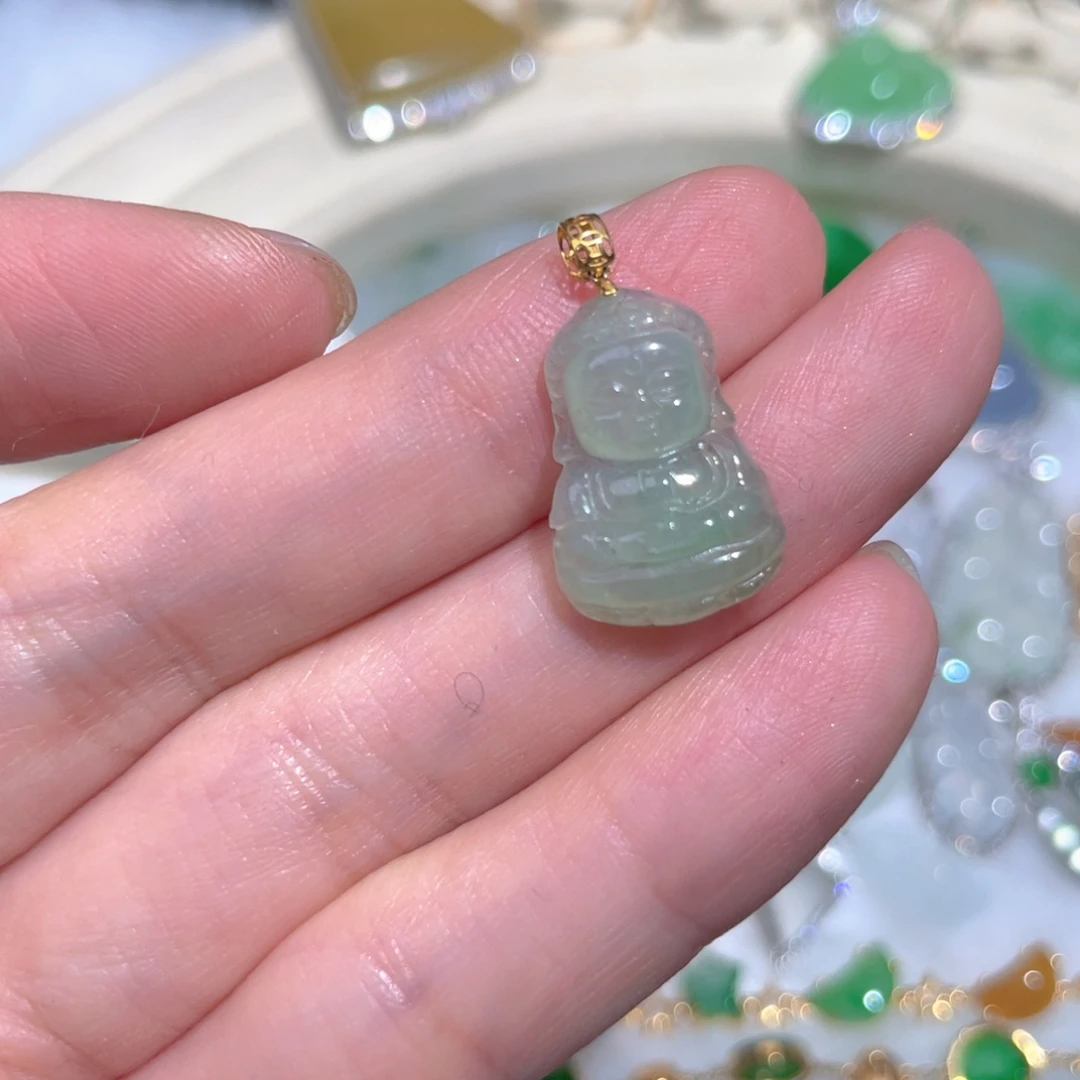 翡翠颈饰18K金镶嵌翡翠