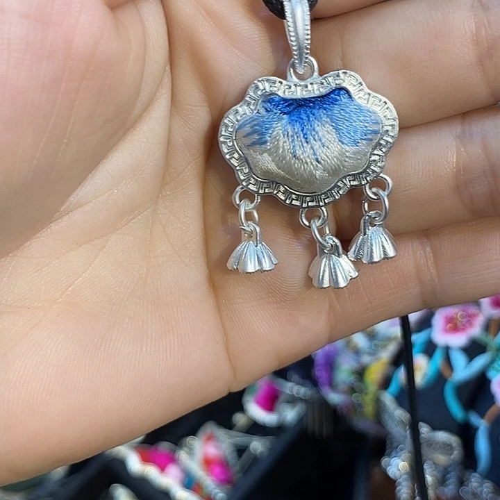 三醋酯纤维项链吊坠