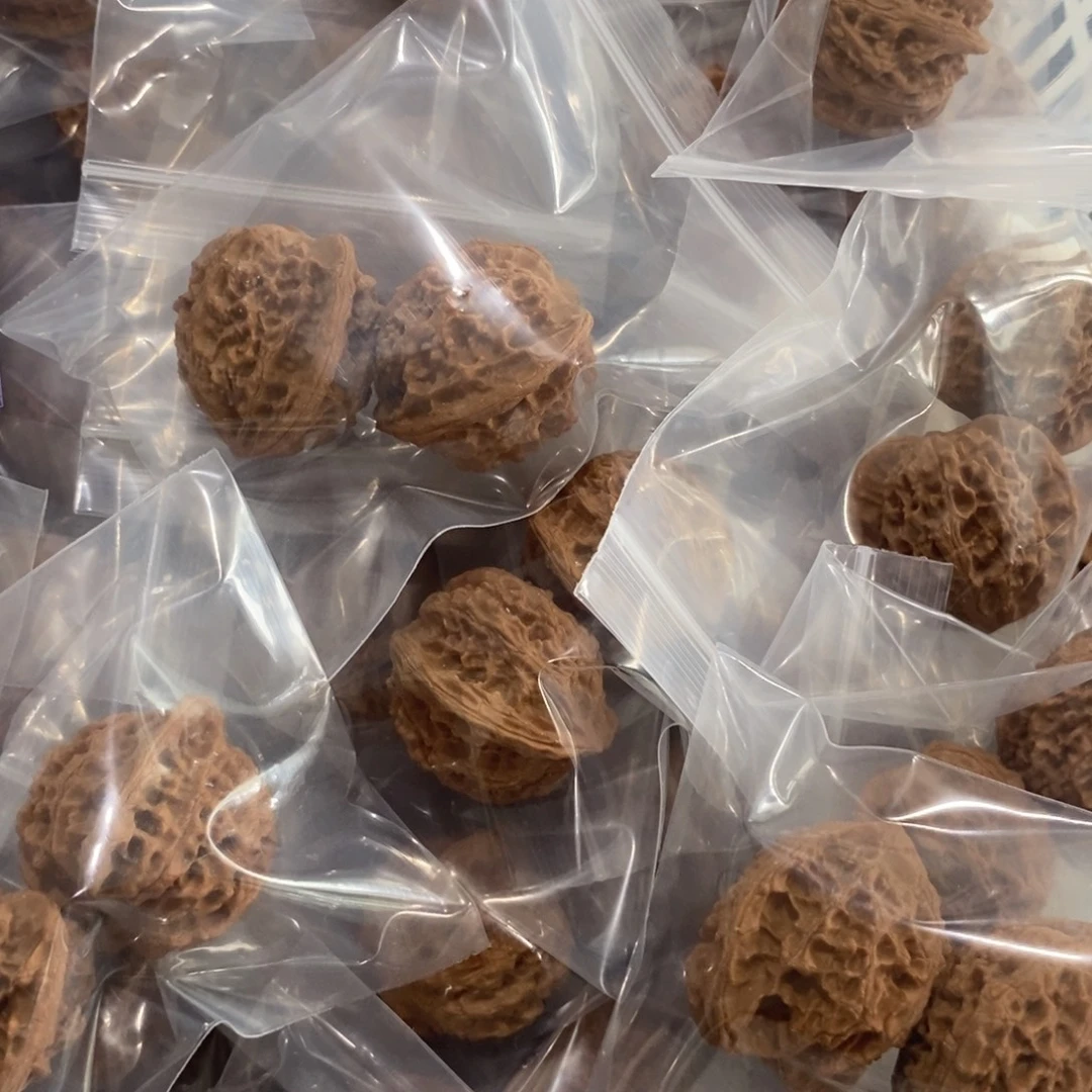 文玩核桃吊坠平顶