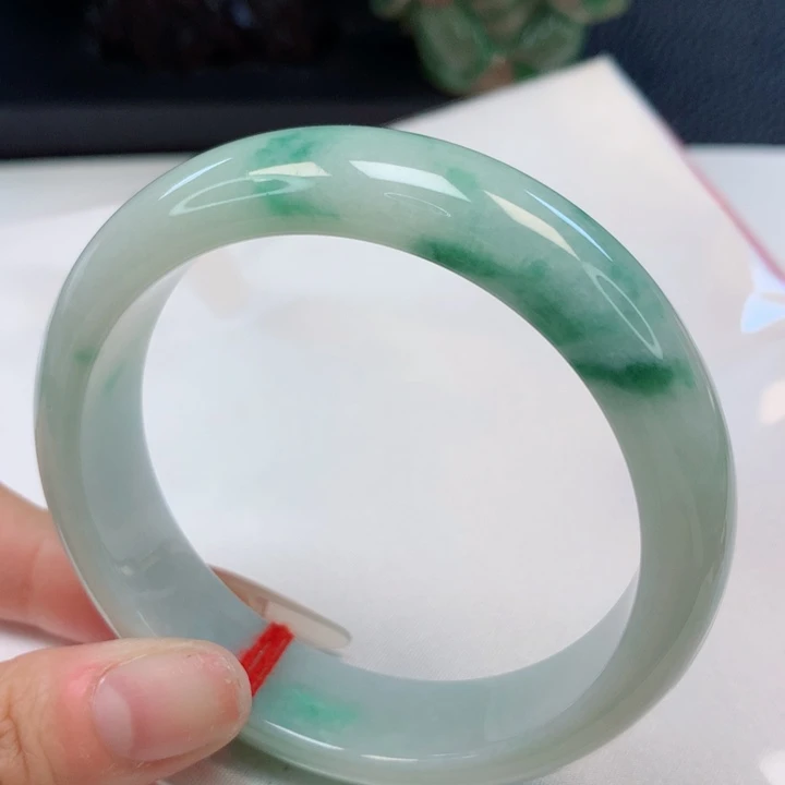 翡翠手镯未镶嵌57圈