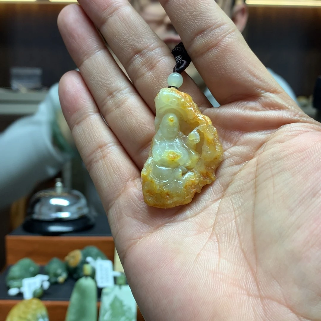 岫岩河磨玉（透闪石质玉）颈饰未镶嵌赫**?