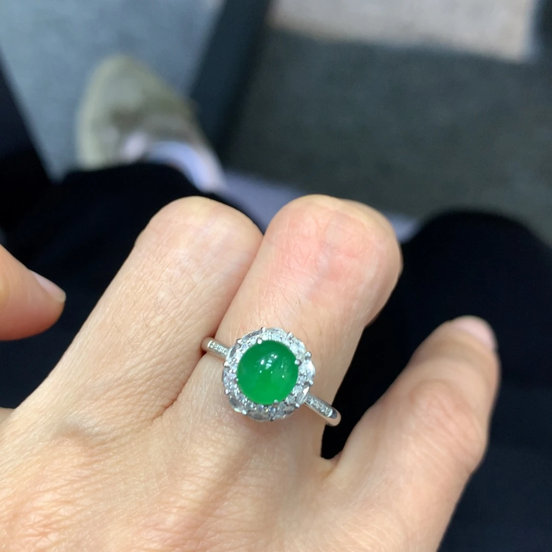 翡翠18K金镶嵌戒指