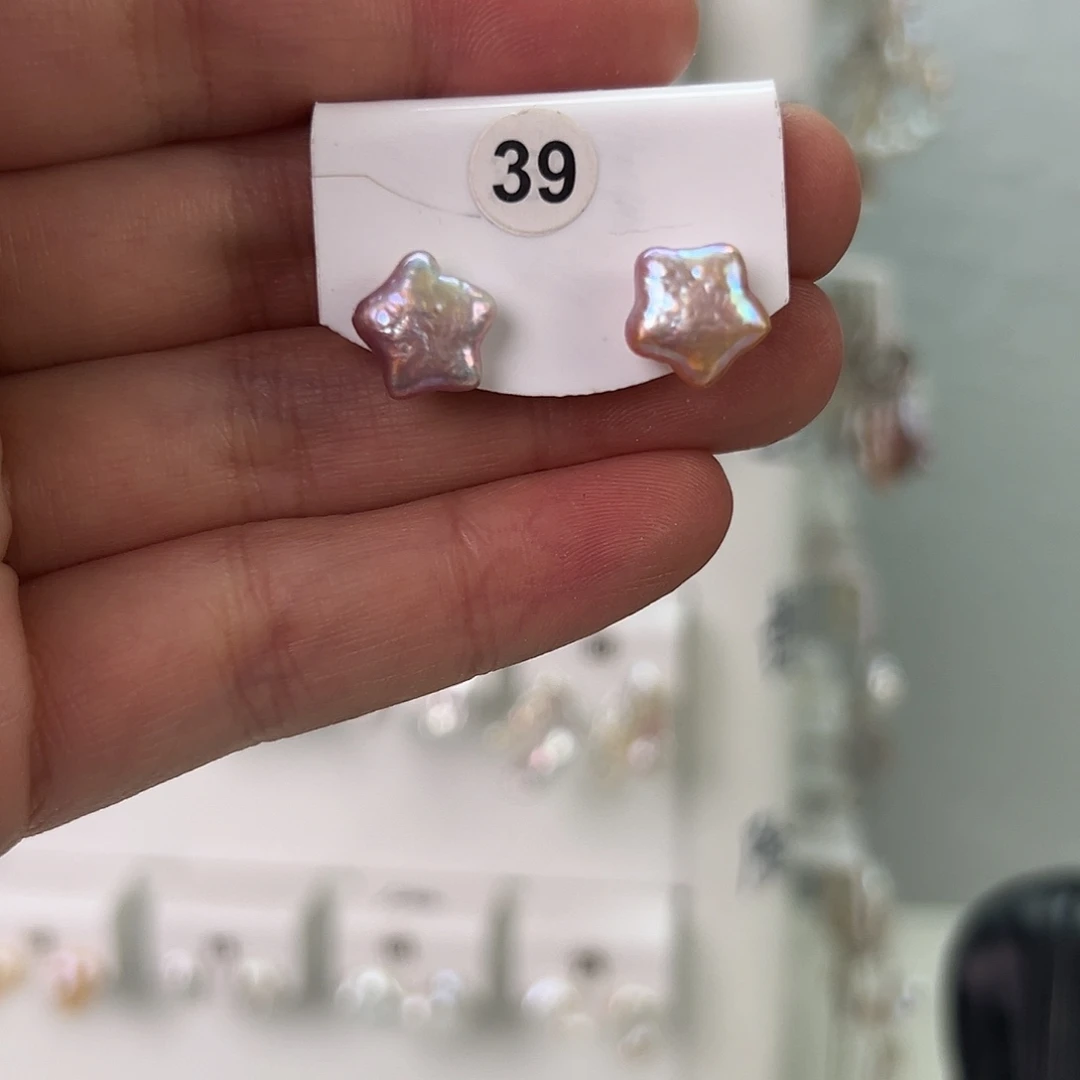 非金属巴洛克花瓣耳饰