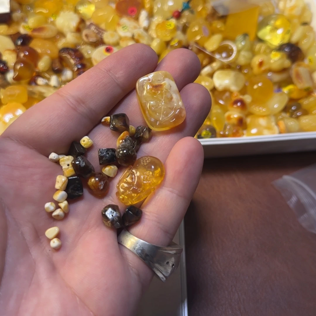 琥珀未镶嵌裸石特价一组