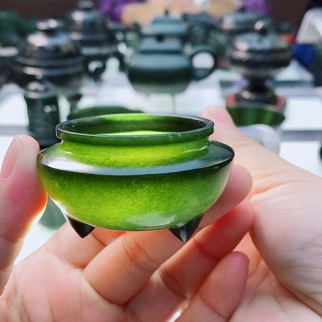 未镶嵌和田玉（青玉）摆件