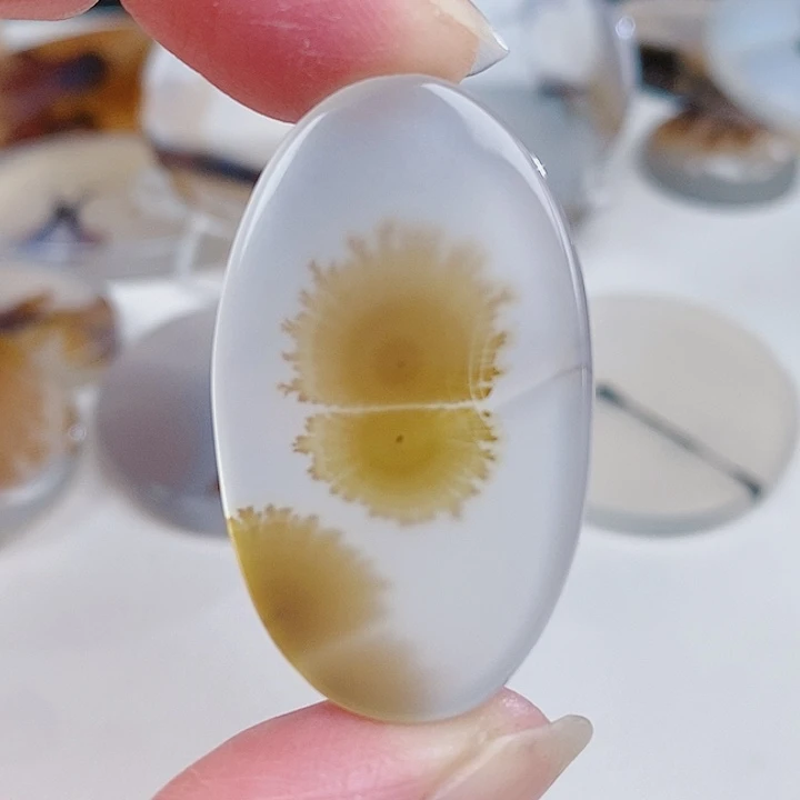 未镶嵌奇石玛瑙/玉髓雪*