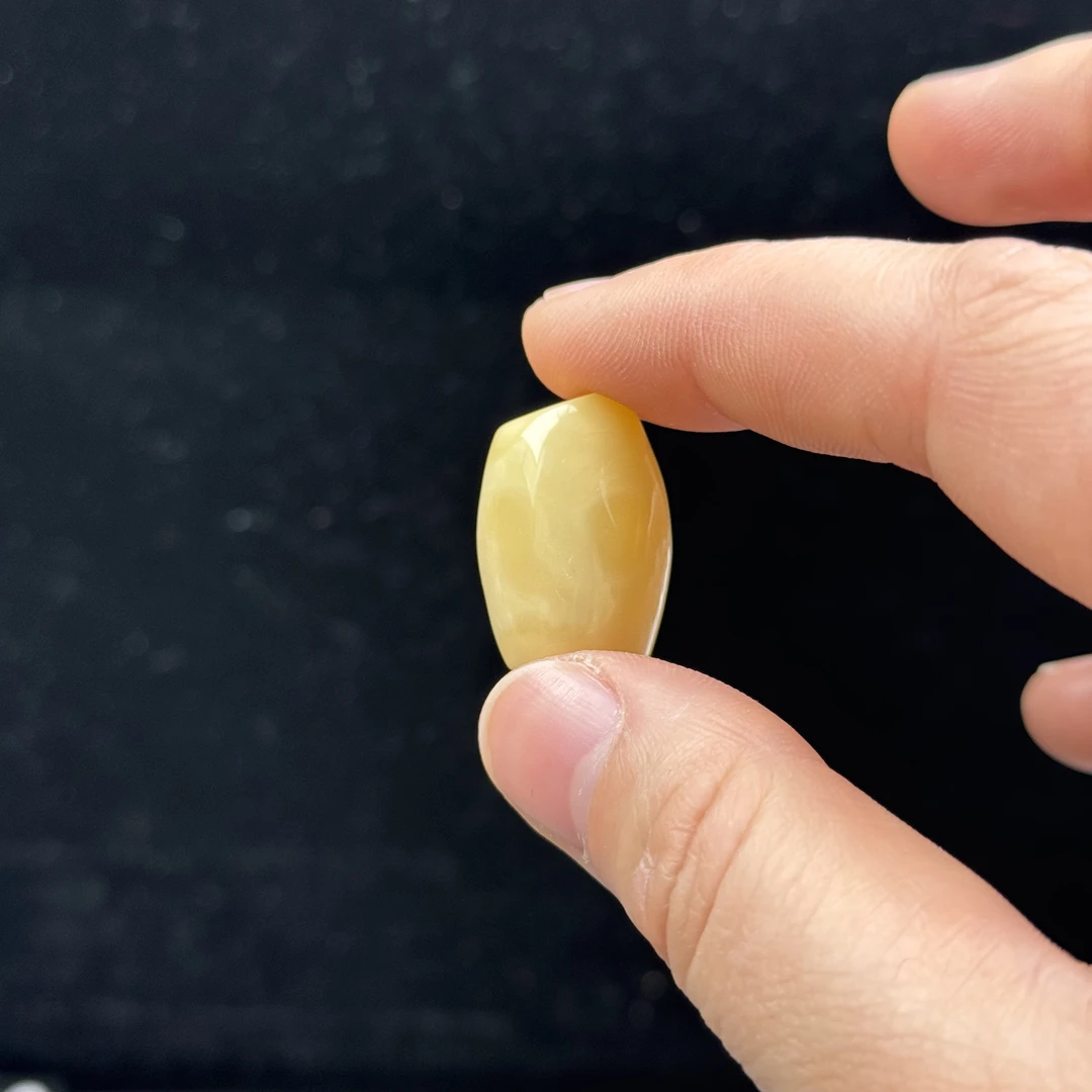 R2063【瑕疵 有花粉】天然原矿蜜蜡马蹄珠16*25mm