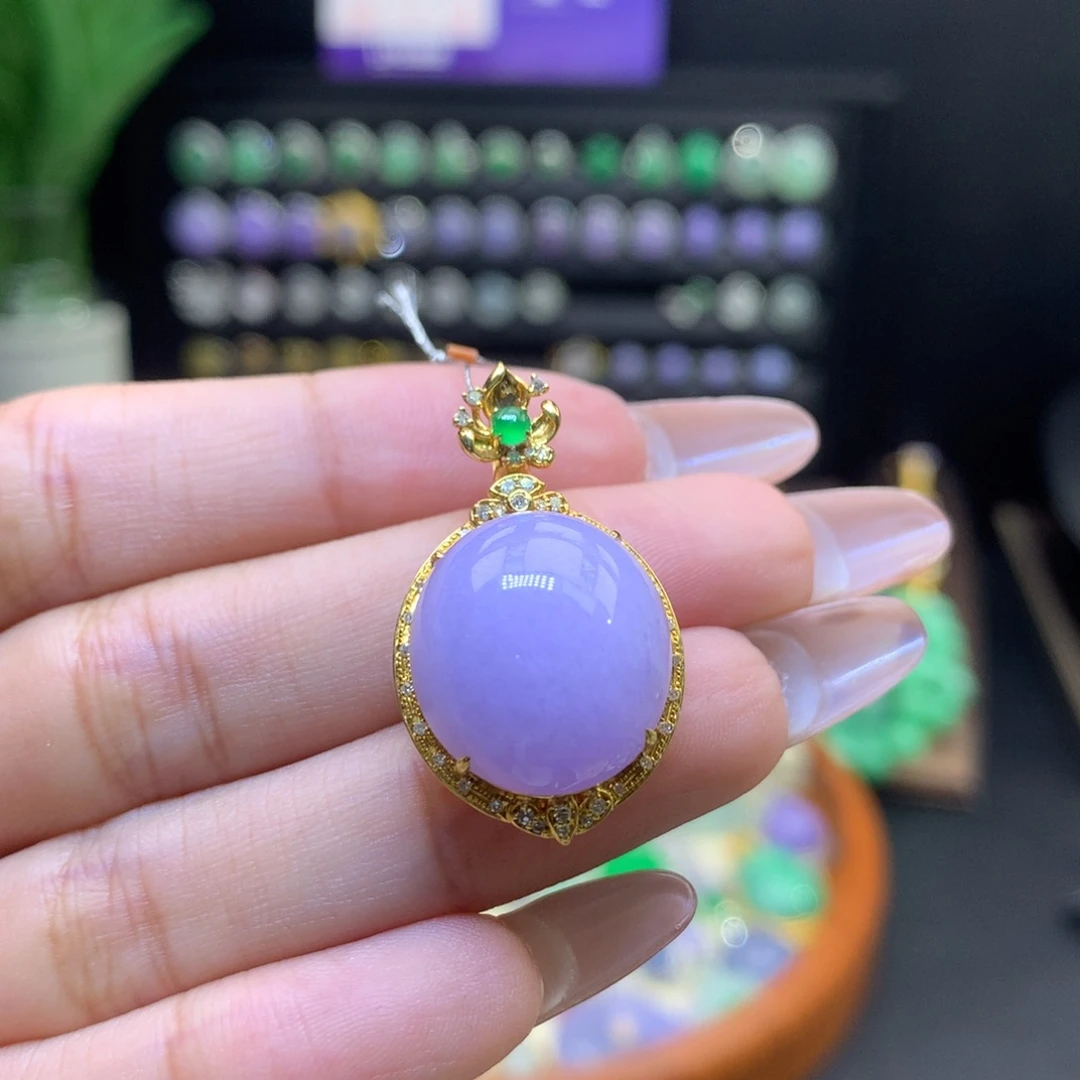 翡翠18K金镶嵌颈饰