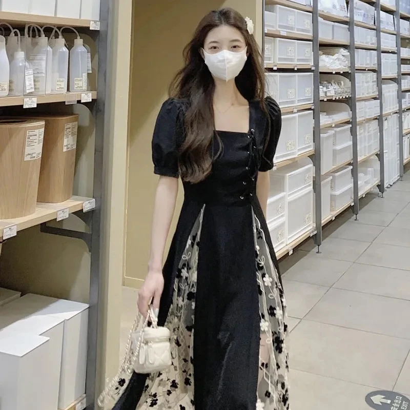 复古网纱拼接连衣裙女2025夏季新款收腰显瘦方领设计感法式小黑裙