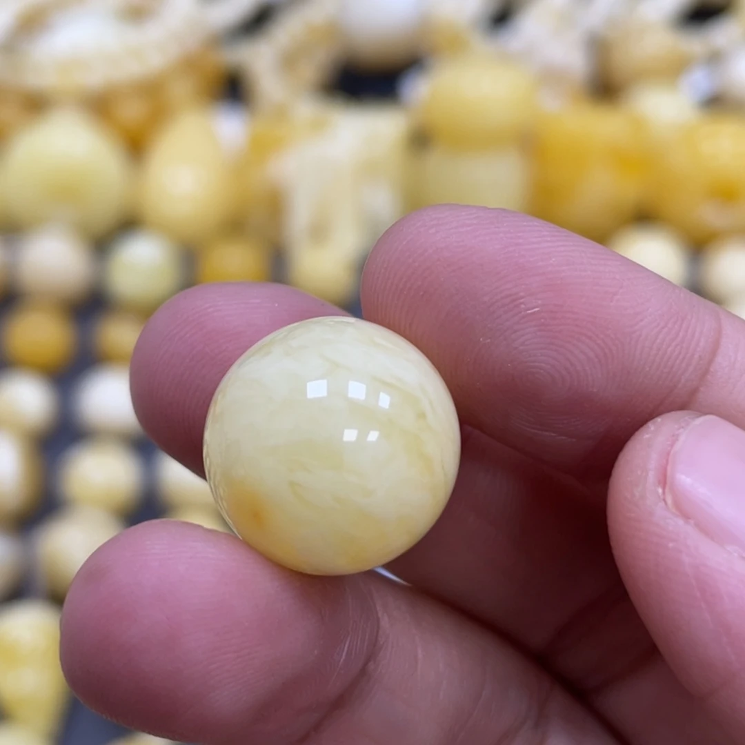 蜜蜡未镶嵌裸石16.6mm瑕