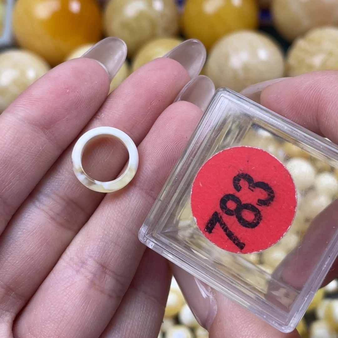 蜜蜡未镶嵌珠宝奇石