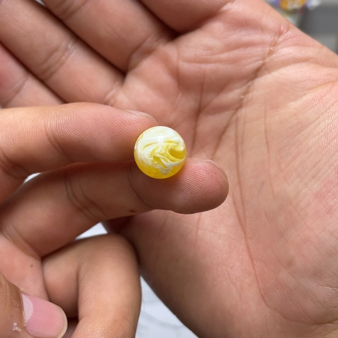 琥珀珠宝奇石未镶嵌肖*生