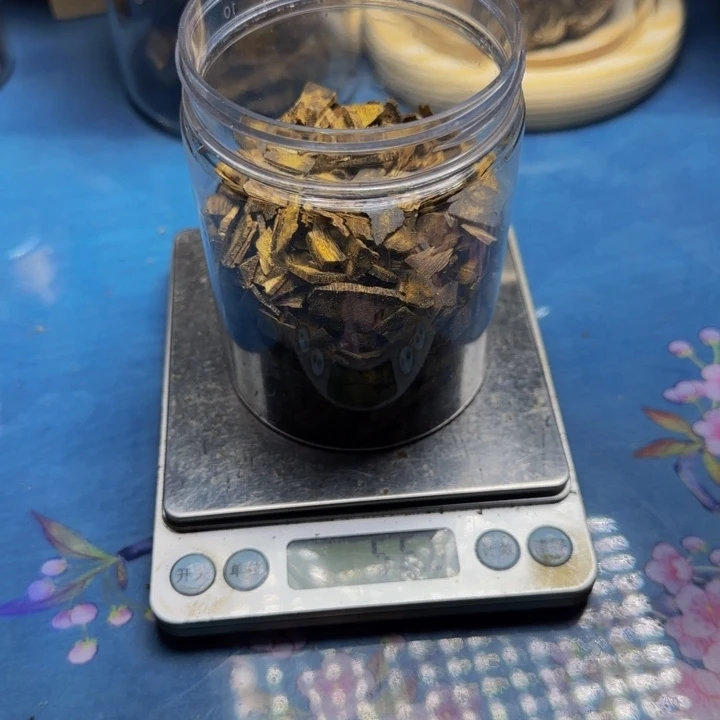 木八白奇碎料56克。