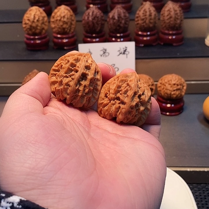 爱***生把件桃核37尺曹大龙