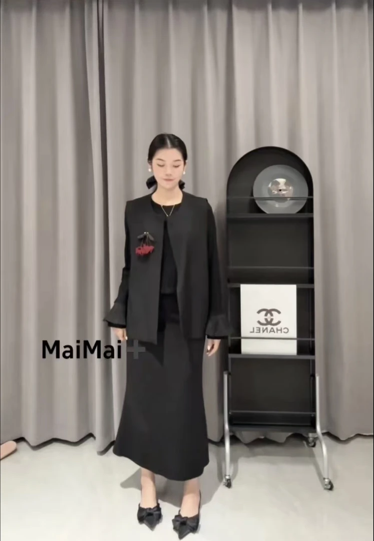 早秋新款25年网红马甲+喇叭袖上衣+半身裙三件套6837-1