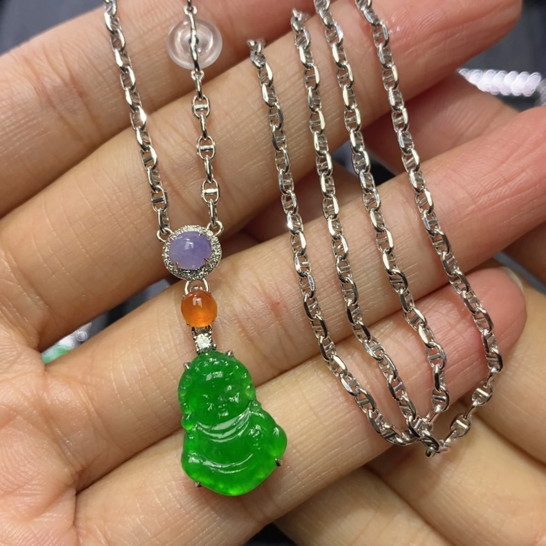 翡翠18K金镶嵌颈饰缅甸