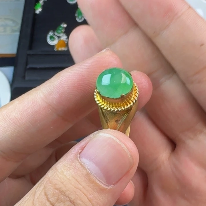 翡翠挂件未镶嵌翡翠戒面
