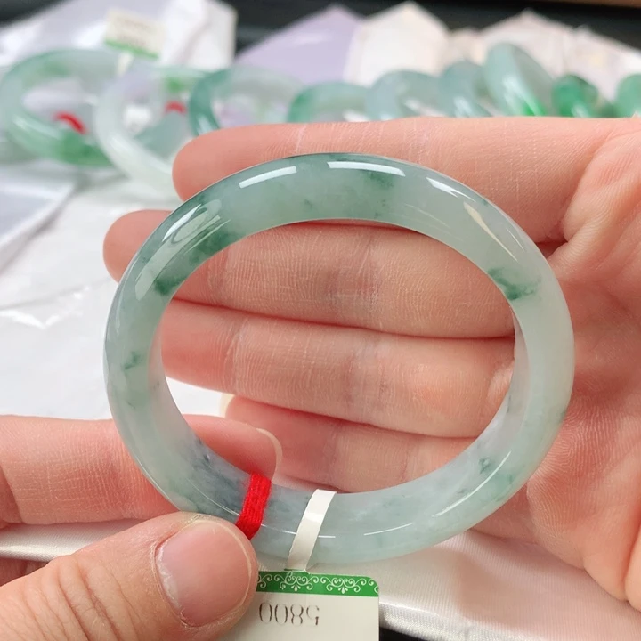 翡翠手镯未镶嵌缅甸A货翡翠手镯贵妃