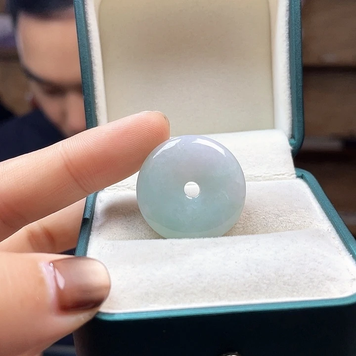 翡翠未镶嵌颈饰春带彩平安扣