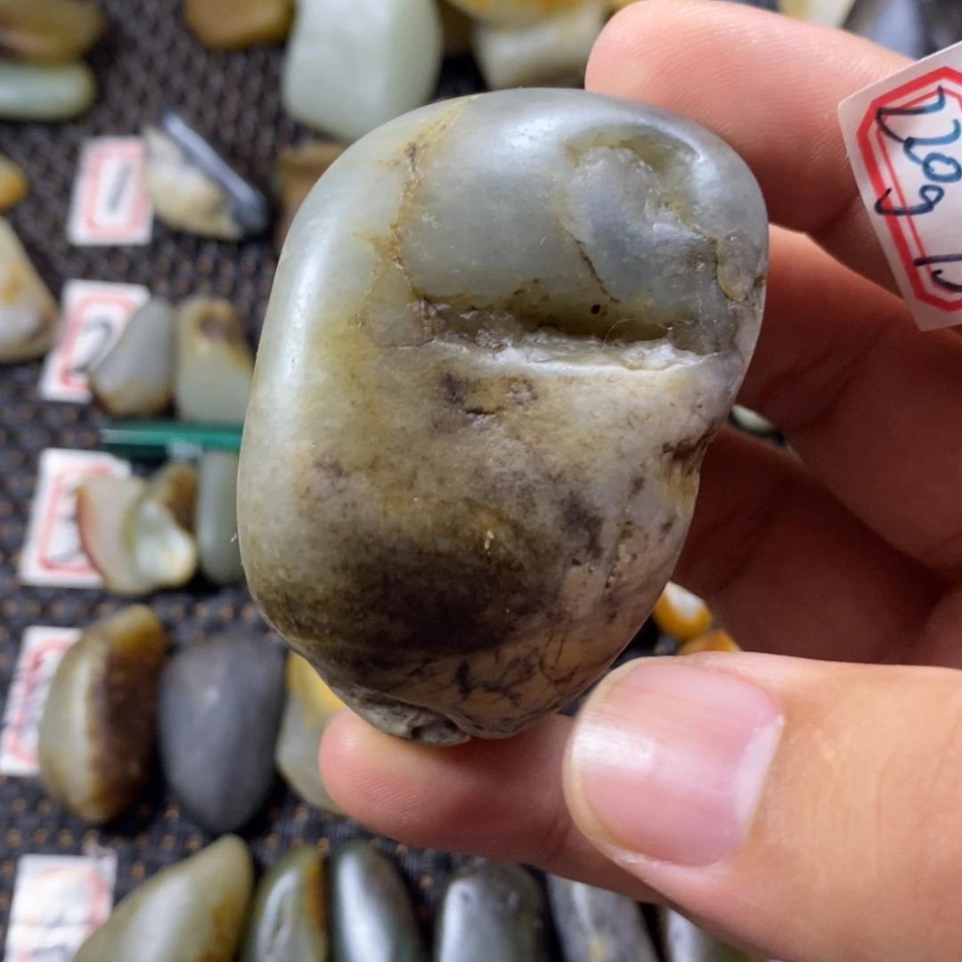 和田玉（糖玉）未镶嵌挂件