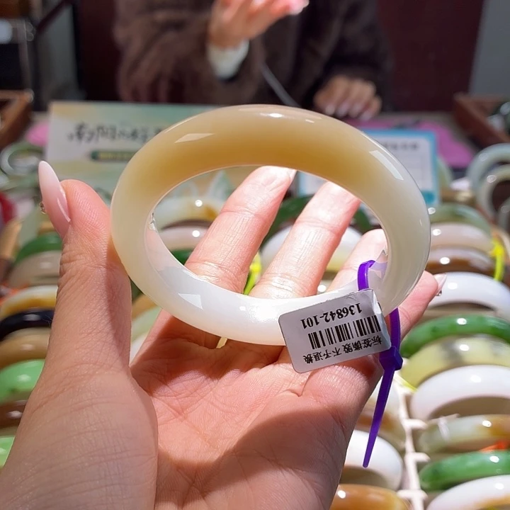 和田玉未镶嵌手镯飘色54/55