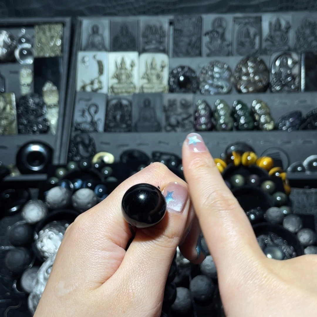 ****碰黑曜岩未镶嵌珠宝奇石