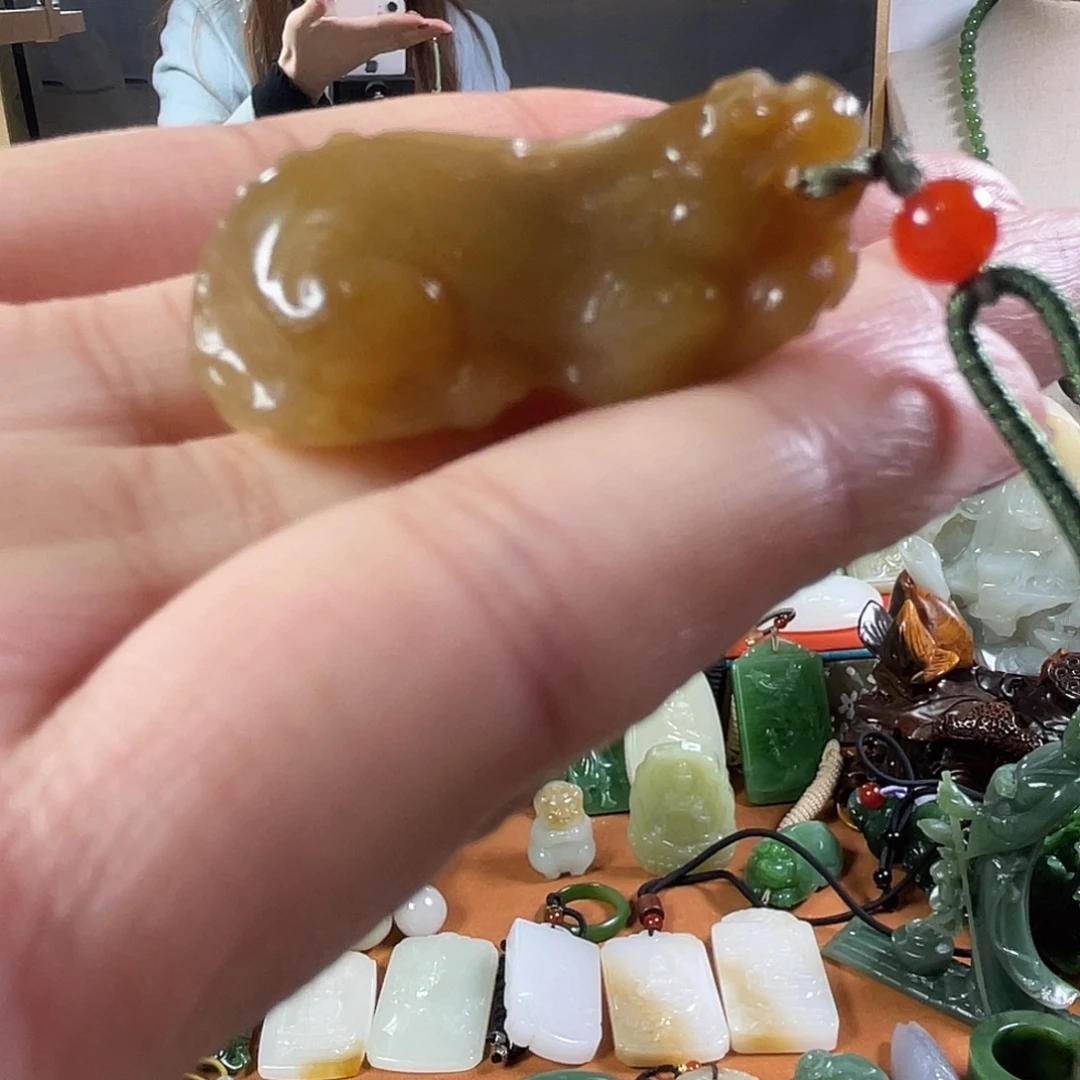 风***行和田玉（糖玉）未镶嵌挂件