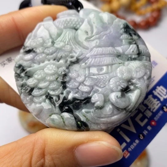 翡翠颈饰未镶嵌翡翠