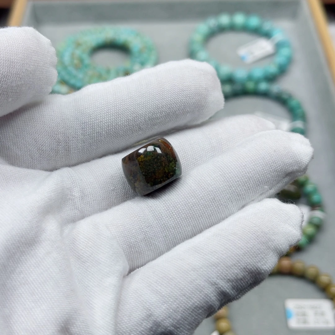 绿松石未镶嵌挂件