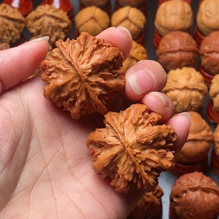 夏***年吊坠文玩核桃八棱