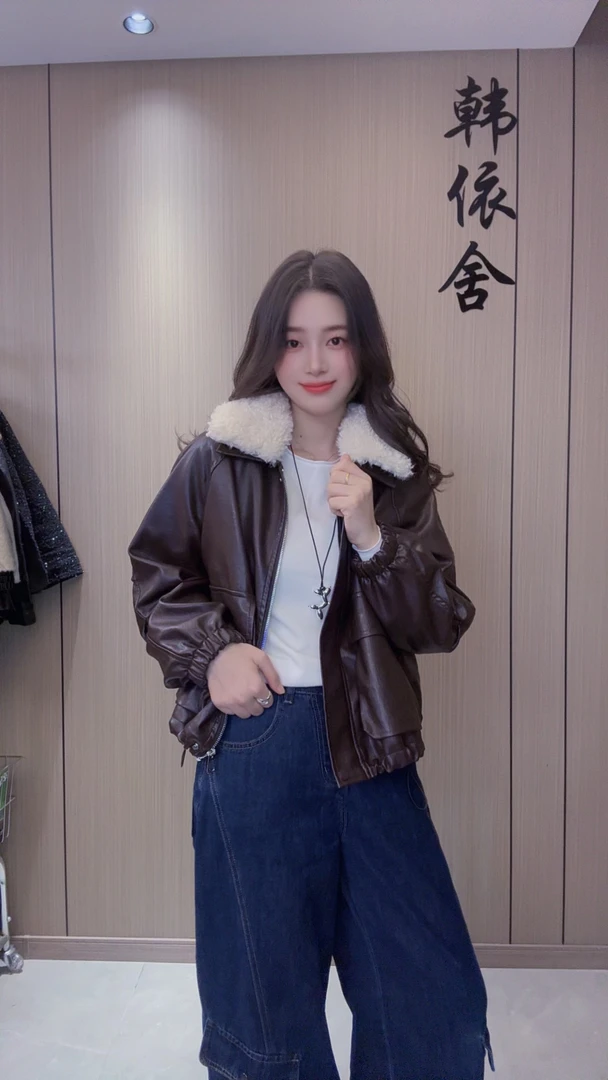 女短款休闲风宽松型极简风黑色冬季百搭翻领皮衣加绒8879