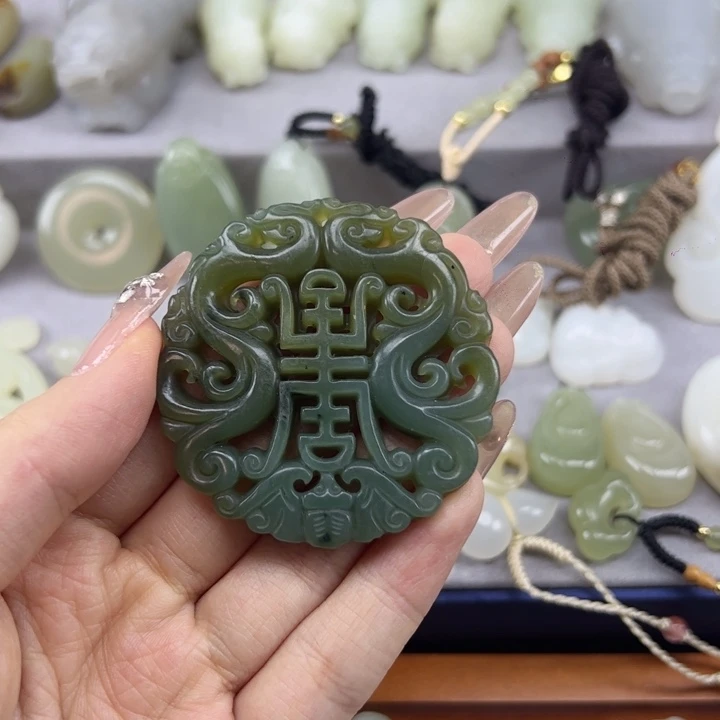 颈饰未镶嵌和田玉