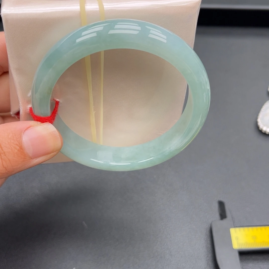 翡翠未镶嵌手镯手镯