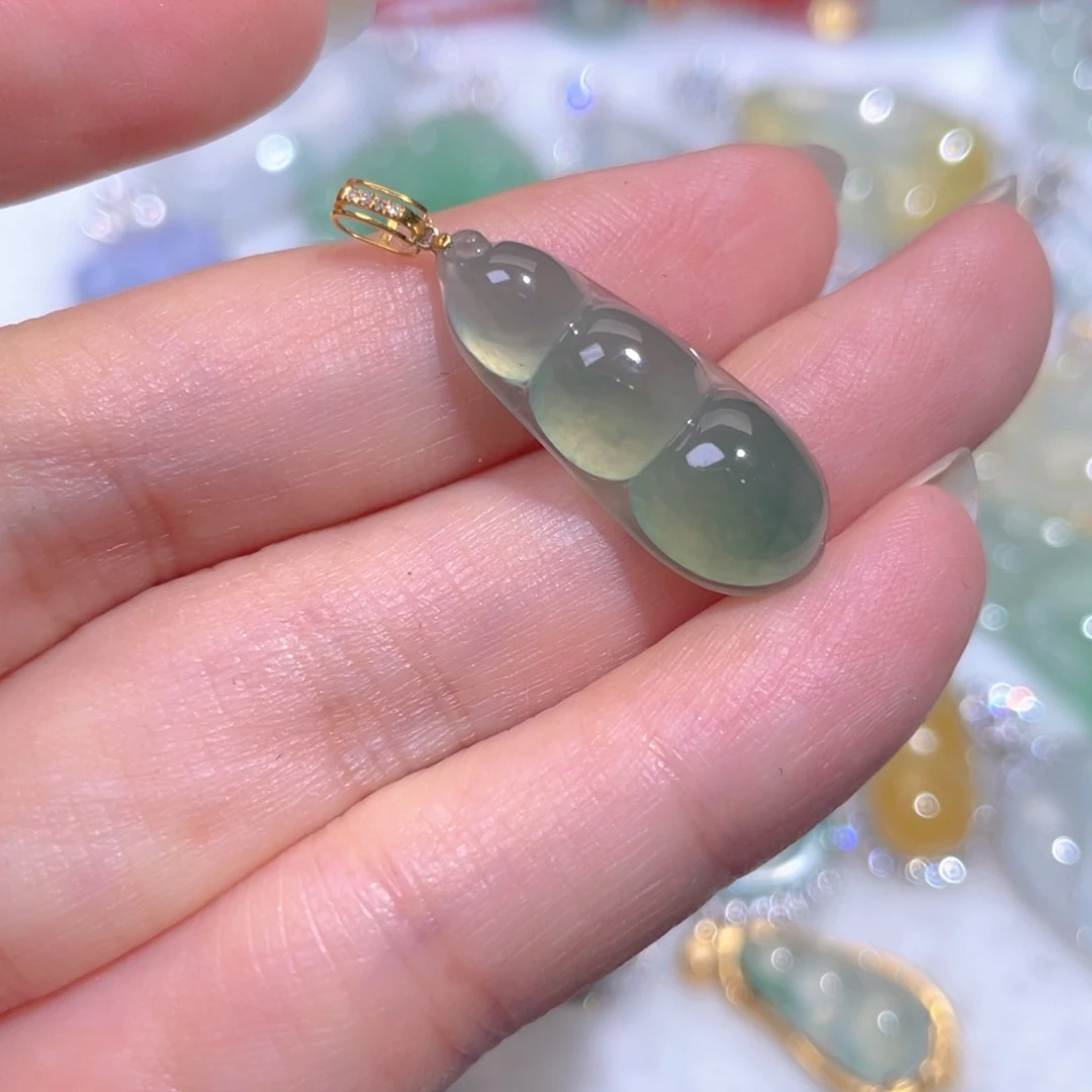 颈饰18K金镶嵌翡翠翡翠