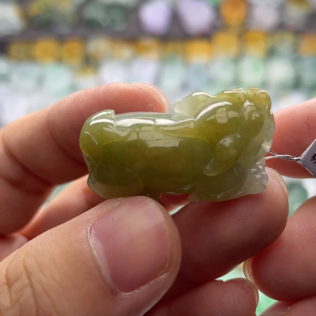 翡翠颈饰未镶嵌貔貅