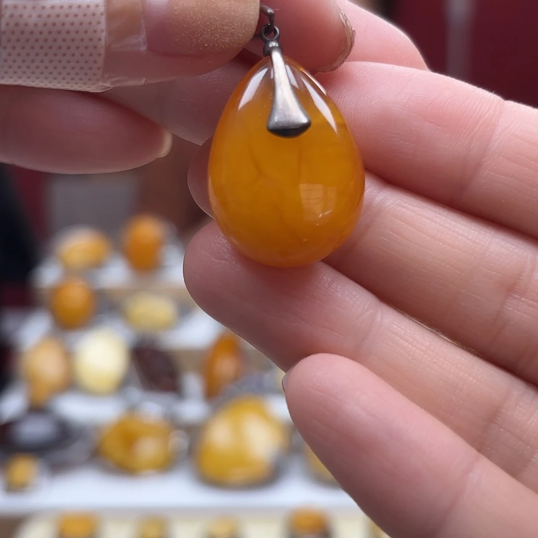 琥珀裸石未镶嵌36吊坠