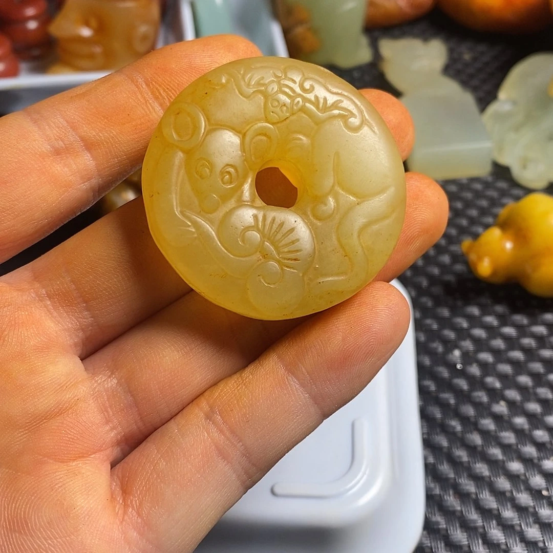 岫岩老玉（透闪石质玉）未镶嵌珠宝奇石