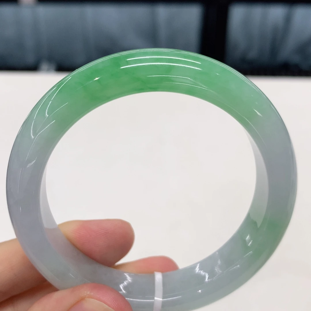 未镶嵌手镯翡翠手镯