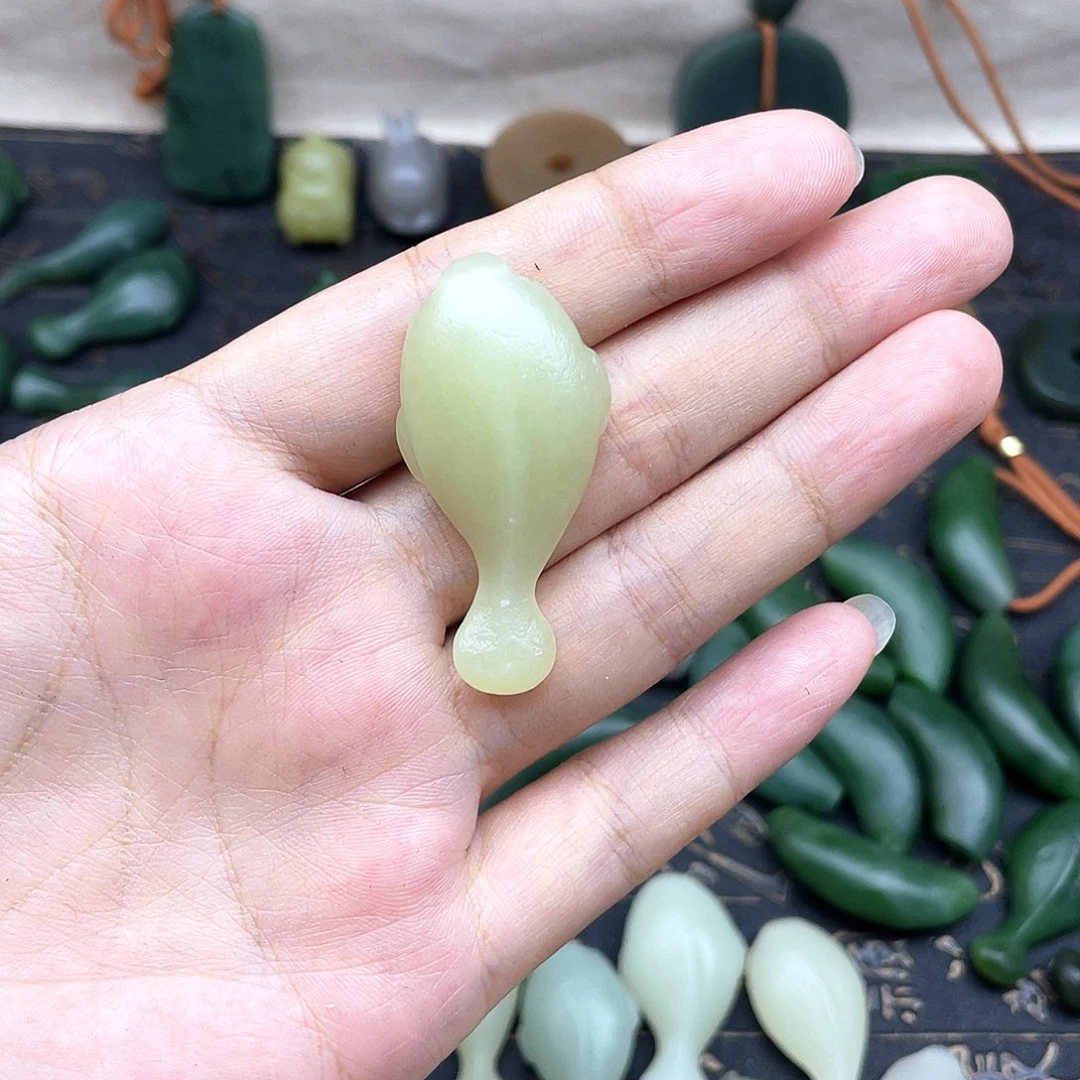 颈饰未镶嵌和田玉（糖玉）余*余