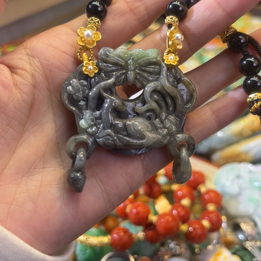 翡翠颈饰未镶嵌待编款