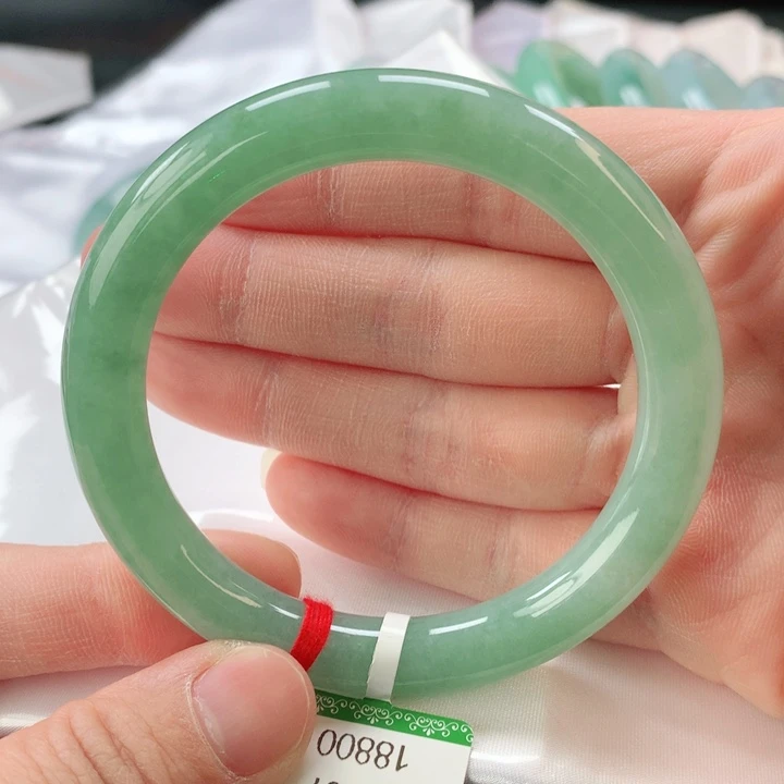 翡翠手镯未镶嵌缅甸A货翡翠手镯