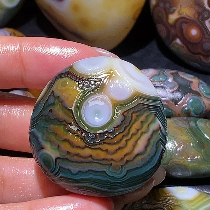 玛瑙/玉髓未镶嵌珠宝奇石35