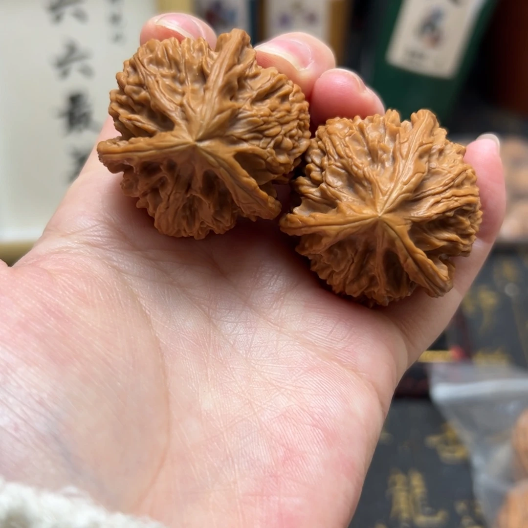 黄***错文玩核桃把件39御龙粗筋三棱